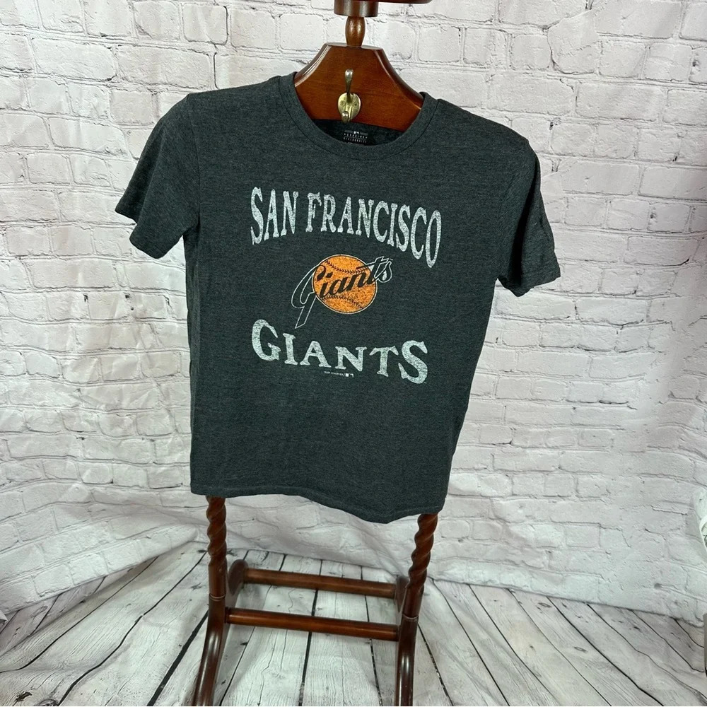 boys genuine merchandise by team athletics 14/16 XL San Francisco giants MLB